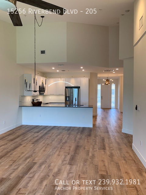 15256 RIVERBEND BLVD