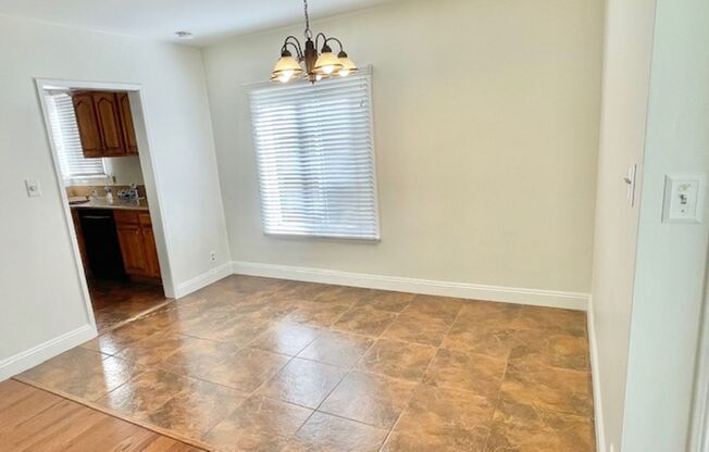 **LAKEWOOD 3BR/2BA+FAMILY ROOM **AVAILABLE NOW**