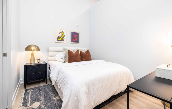 16 - Jaeger Square - Bedroom