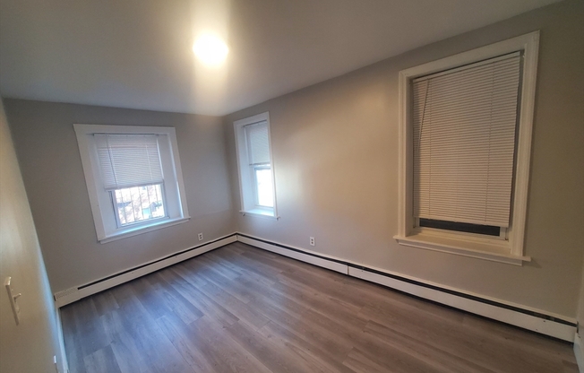 5 beds, 1 bath, 1,300 sqft, $4,000, Unit 2