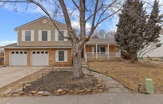 Furnished Rockrimmon 4-Bedroom with Mountain Views & D20 Schools