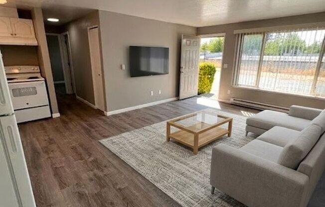 2 beds, 1 bath, 750 sqft, $1,700, Unit #104