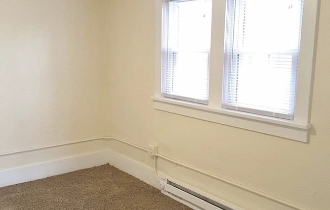 1 bed, 1 bath, $775, Unit 620 E Jefferson St