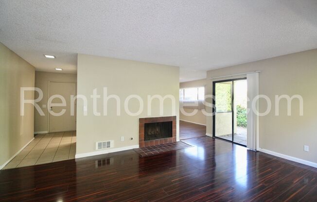 La Jolla/UTC 7929-3 Caminito Dia - Near UCSD & Shopping, Community Pool and Spa