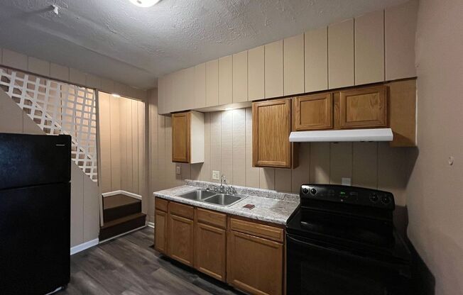 1 bed, 1.5 baths, $625, Unit East 722 Front