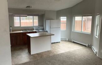 2 Bed, 1 Bath Duplex