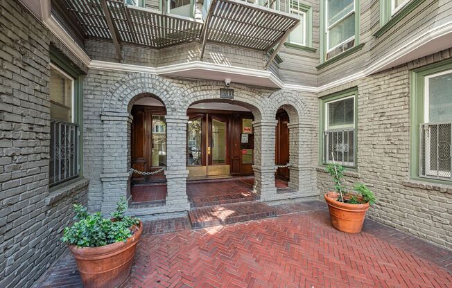 1111 Pine Street Apartments