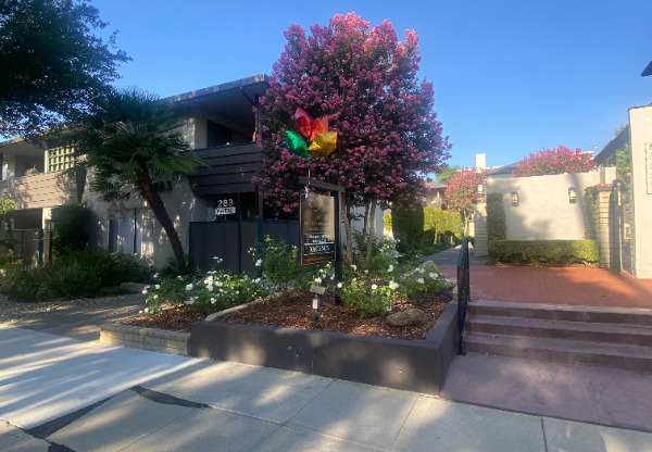 271 S EL MOLINO AVE