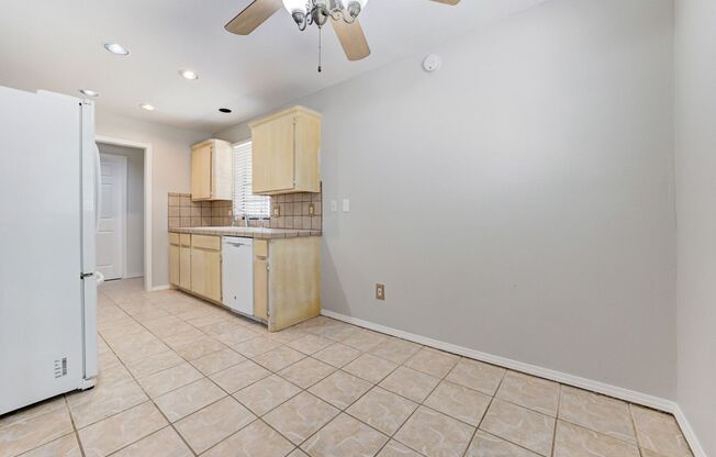 3 beds, 2 baths, $1,449