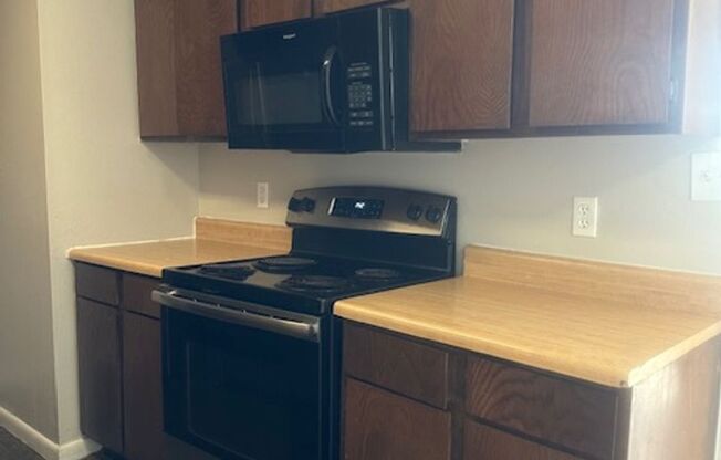 1 bed, 1 bath, 712 sqft, $629, Unit 230