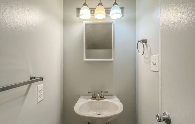 2 beds, 1.5 baths, 850 sqft, $1,195, Unit 05G