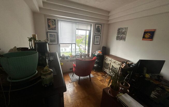 2 beds, 1 bath, $1,375, Unit 510