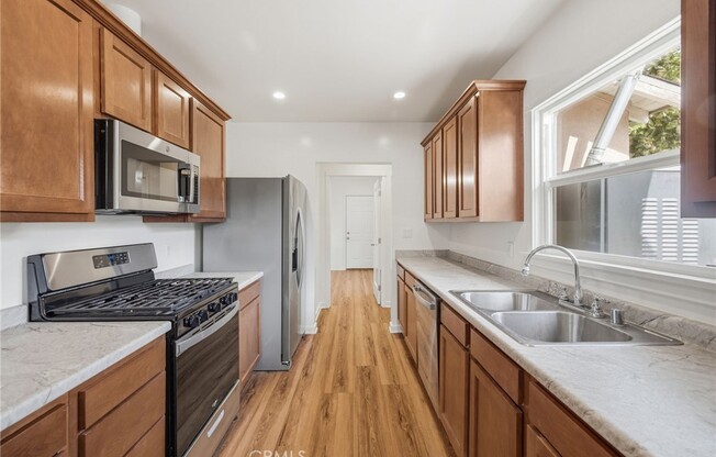 1 bed, 1.3 baths, 942 sqft, $2,050