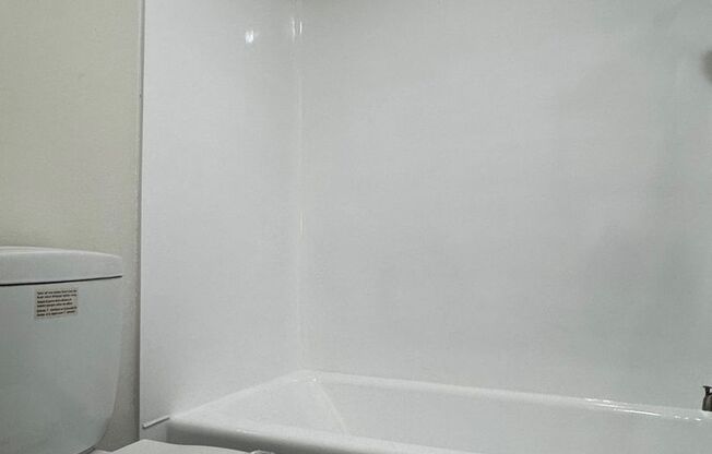 1 bed, 1 bath, 665 sqft, $2,100, Unit 87