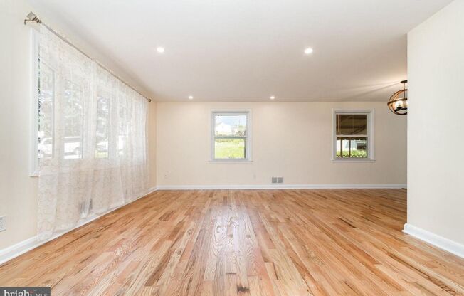 Renovated Rancher for rent in Rosedale!