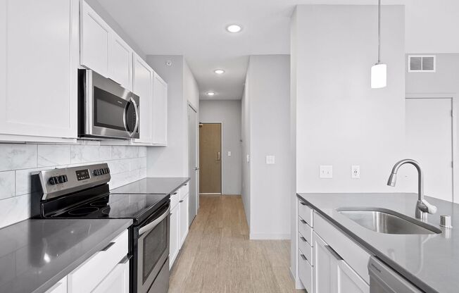 1 bed, 1 bath, 742 sqft, $1,500, Unit Unit 411