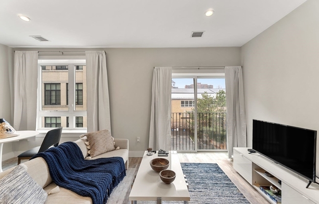 1 bed, 1 bath, 592 sqft, $3,495, Unit 307