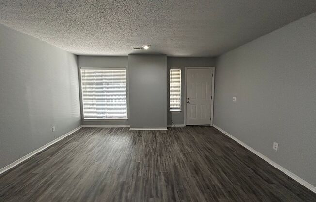 2 beds, 2 baths, 1,100 sqft, $1,050, Unit 217