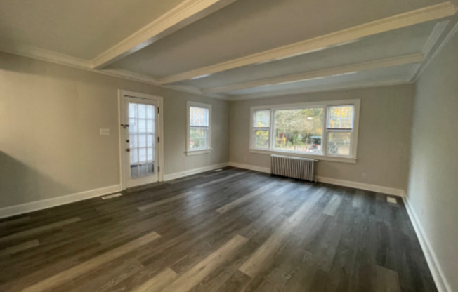 211 N BLAKE RD