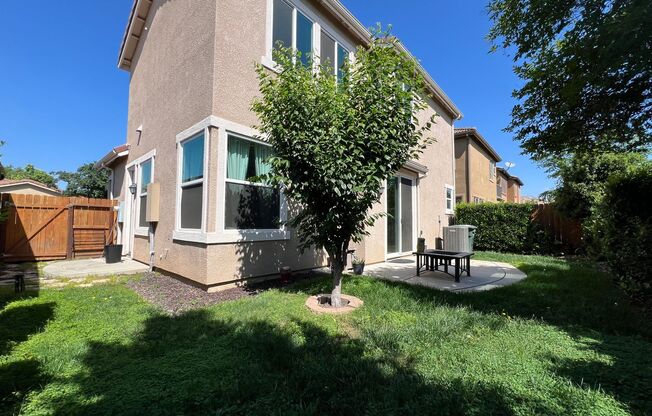 3 bedroom, 2 1/2 bathroom home located in Clovis