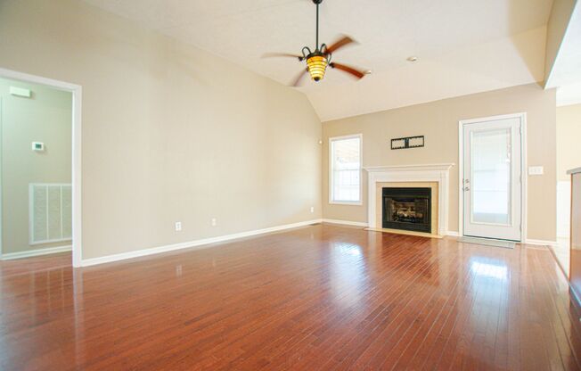 Pet Friendly Three Bedroom with Bonus in Sango!