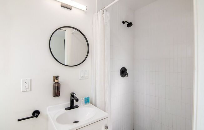 Studio, 1 bath, 214 sqft, $1,325, Unit 302