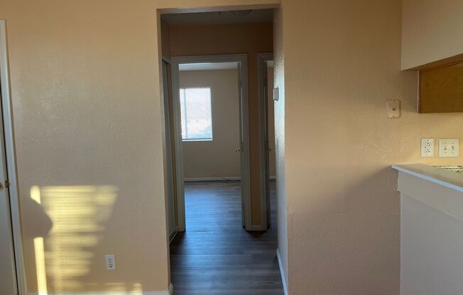 2 beds, 1 bath, $1,250, Unit Unit #D