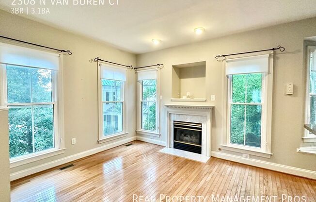 2308 N VAN BUREN CT
