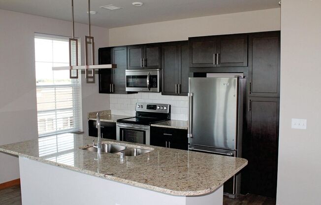 1 bed, 1 bath, 650 sqft, $1,695, Unit 7710-406