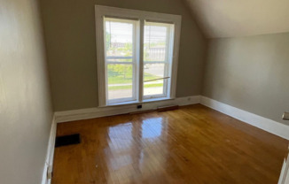 4 beds, 1 bath, $1,540