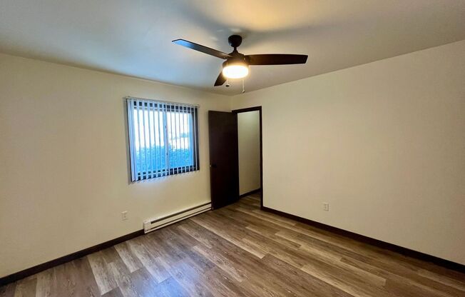 2 beds, 1 bath, 800 sqft, $895, Unit 105