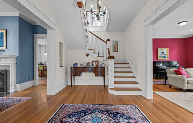 Stunning Historic 5-bedroom home in Watts Hillandale near Downtown Durham and Duke University, Premium Finishes and Amenities!
