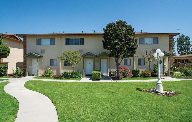 1670 W. Broadway- 2bd/ 1.5ba Townhome- Welcome to Your New Home in Anaheim, CA