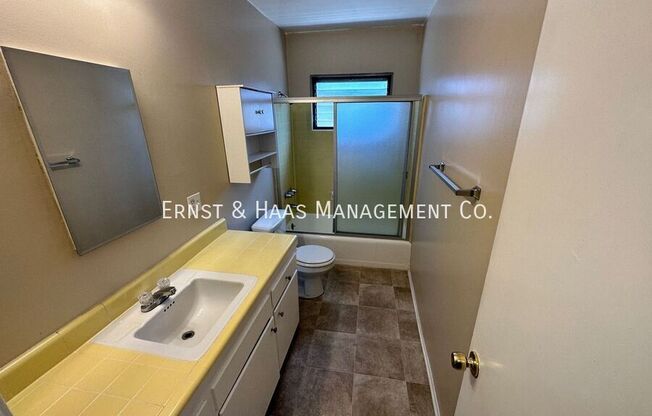 1325 E 7 ST