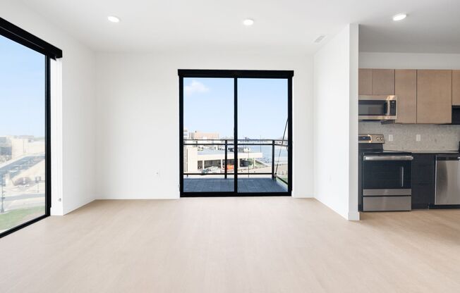 1 bed, 1 bath, 726 sqft, $1,750, Unit 218