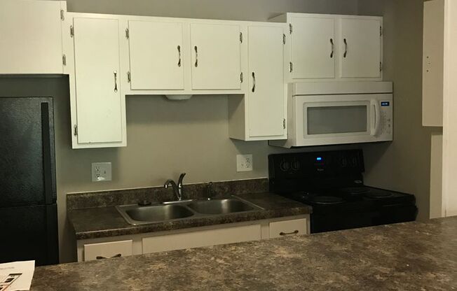1 bed, 1 bath, 625 sqft, $850, Unit 4212 Wyndsor Terrace Building 2 #28