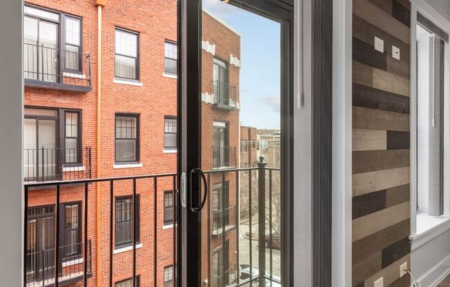 Studio, 1 bath, 345 sqft, $1,600, Unit 412