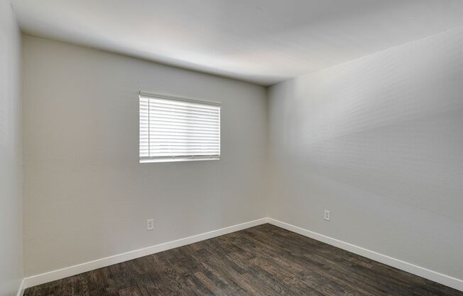 2 beds, 1 bath, 720 sqft, $1,100, Unit F-57