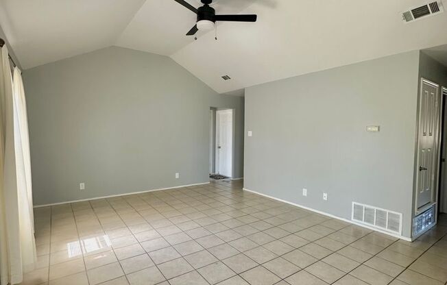 3 beds, 2 baths, $1,300