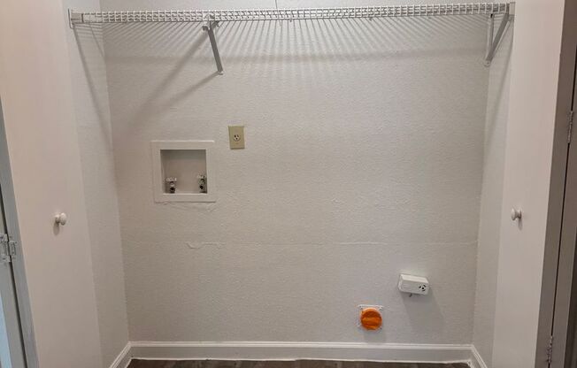 2 beds, 2 baths, 1,003 sqft, $1,050, Unit 1302