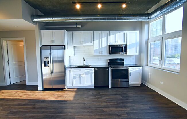 2 beds, 2 baths, 975 sqft, $3,750, Unit 3833-612