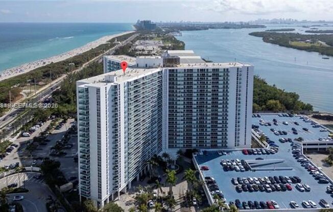 2 beds, 2 baths, 1,357 sqft, $4,000, Unit 100 Bayview Dr # 508