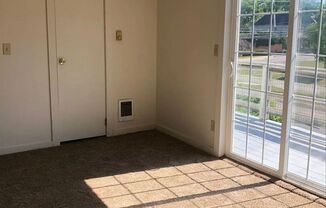 2 beds, 1 bath, 800 sqft, $979, Unit 710 C