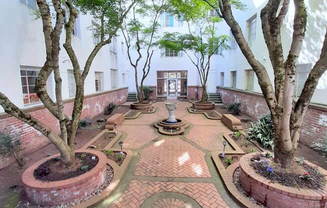 REGENT APARTMENTS (REG01)