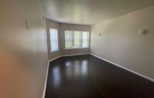 2 beds, 1 bath, $1,400, Unit 2648 # 5