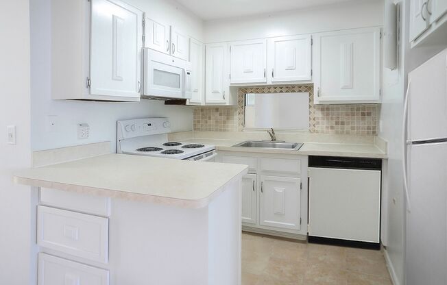 2 beds, 1 bath, 1,050 sqft, $2,450, Unit 57-3