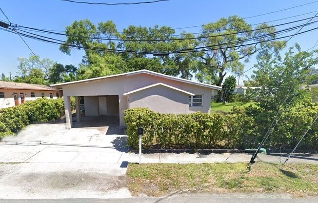 Nice 5-2 house in Dania