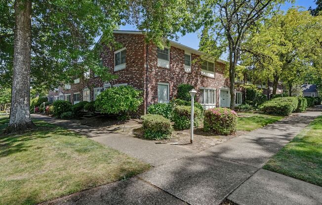 Williamsburg House Apartments