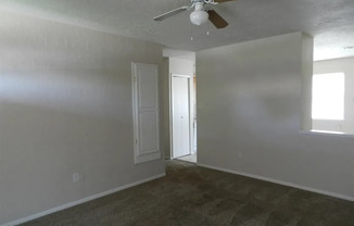 3 beds, 2 baths, $1,100