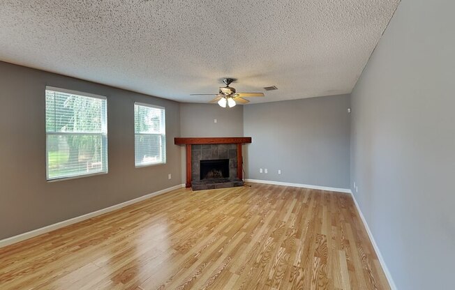 3512 CLYDESDALE DR